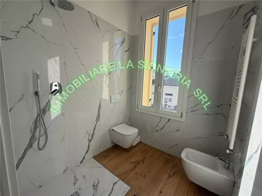 Immagine 9 di Appartamento in vendita  a Campi Bisenzio