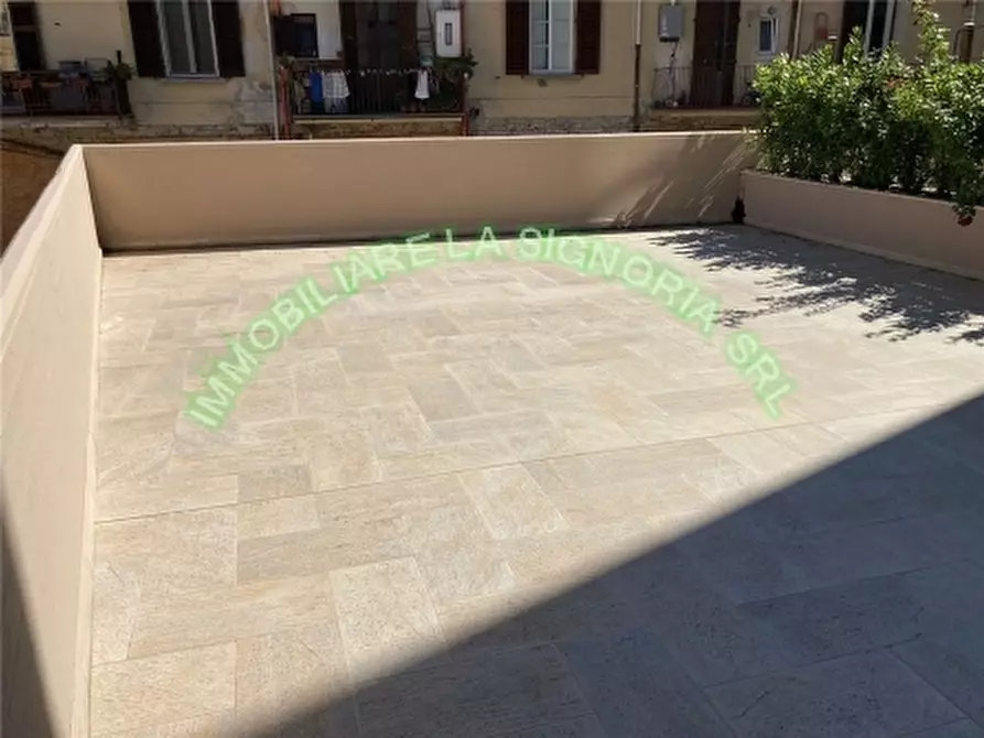 Immagine 12 di Appartamento in affitto  a Firenze