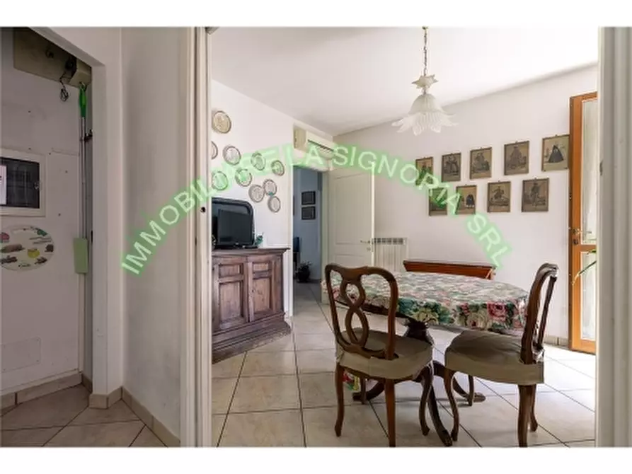 Immagine 10 di Appartamento in vendita  a Empoli