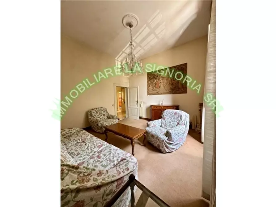 Immagine 4 di Appartamento in vendita  a Firenze