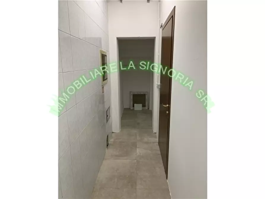 Immagine 5 di Negozio in affitto  a Firenze
