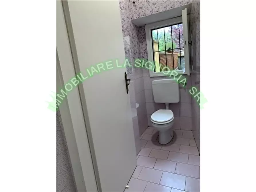 Immagine 6 di Negozio in affitto  a Firenze