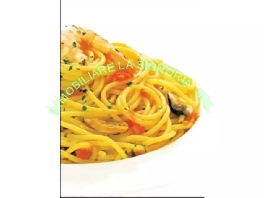 Immagine 8 di Negozio in vendita  a Scandicci