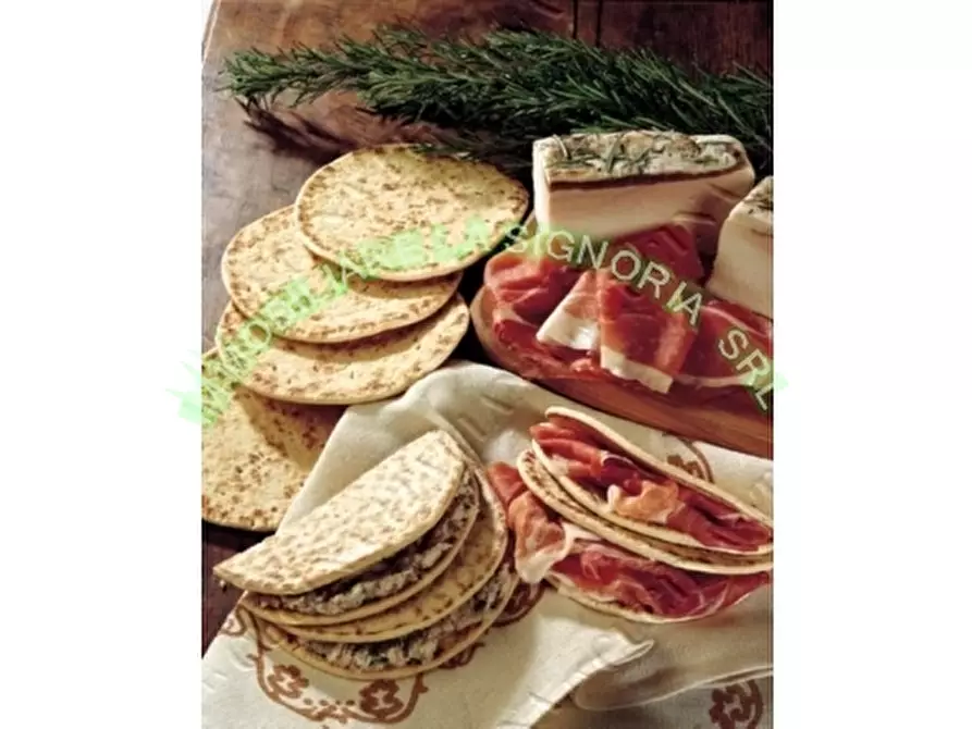 Immagine 11 di Negozio in vendita  a Scandicci