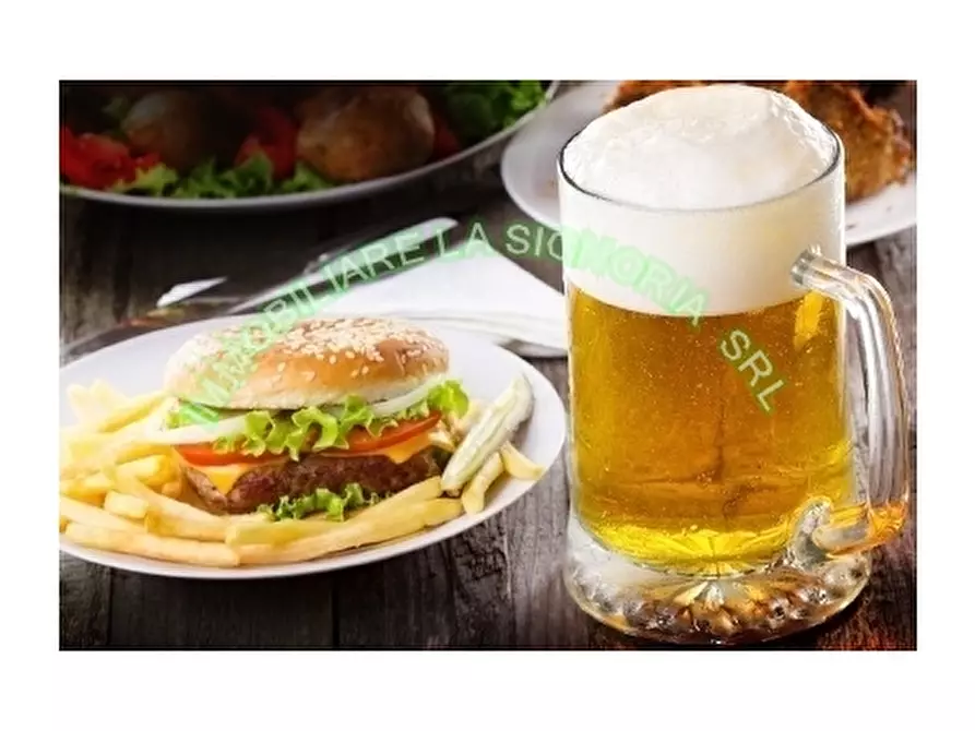 Immagine 4 di Negozio in vendita  a Firenze