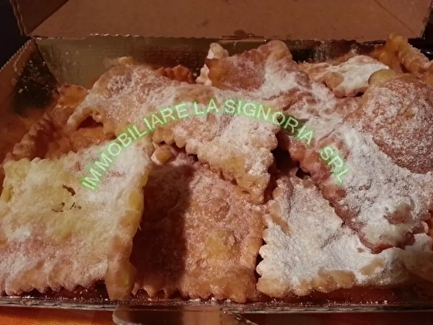 Immagine 3 di Negozio in vendita  a Firenze