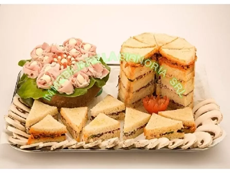 Immagine 4 di Negozio in vendita  a Firenze