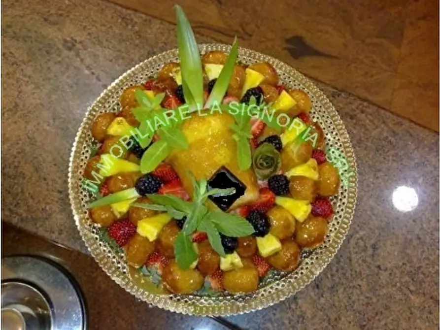 Immagine 5 di Negozio in vendita  a Firenze