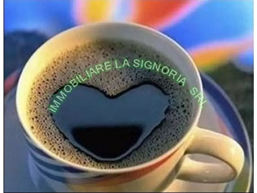 Immagine 12 di Negozio in vendita  a Firenze