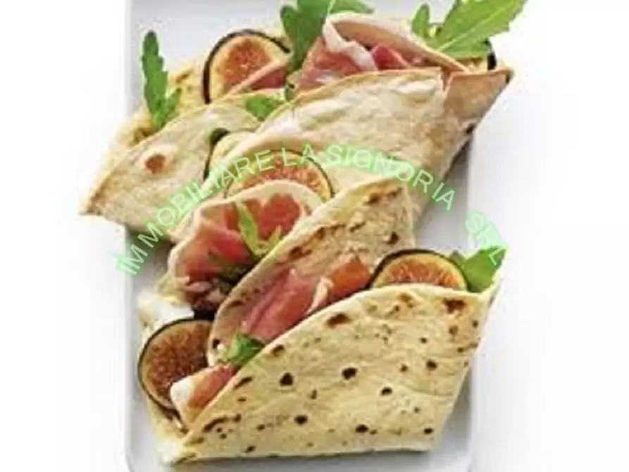 Immagine 7 di Negozio in vendita  a Firenze