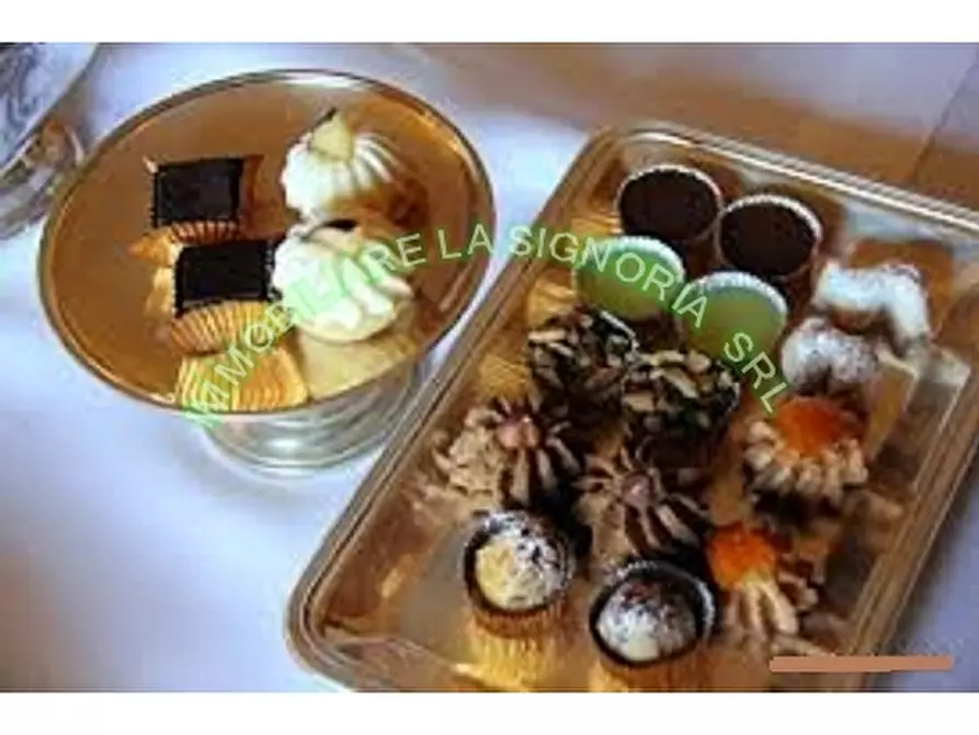 Immagine 13 di Negozio in vendita  a Firenze