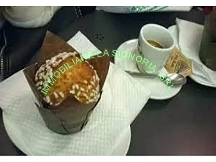 Immagine 17 di Negozio in vendita  a Firenze