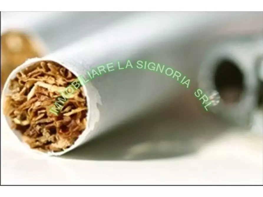 Immagine 18 di Negozio in vendita  a Firenze