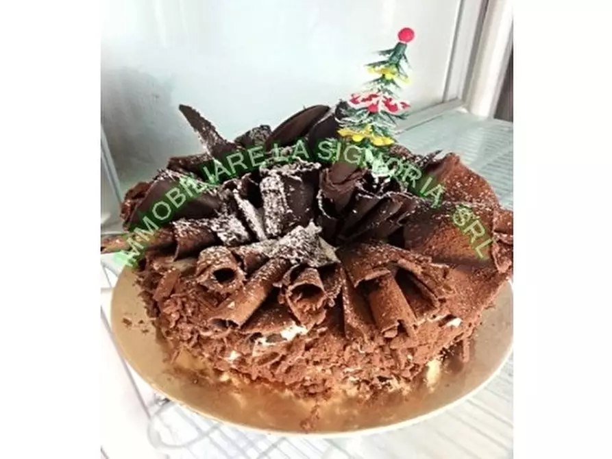 Immagine 31 di Negozio in vendita  a Firenze