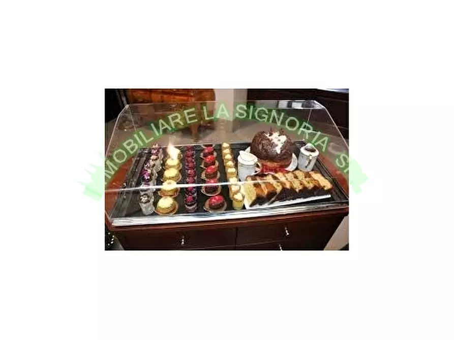 Immagine 5 di Negozio in vendita  a Sesto Fiorentino