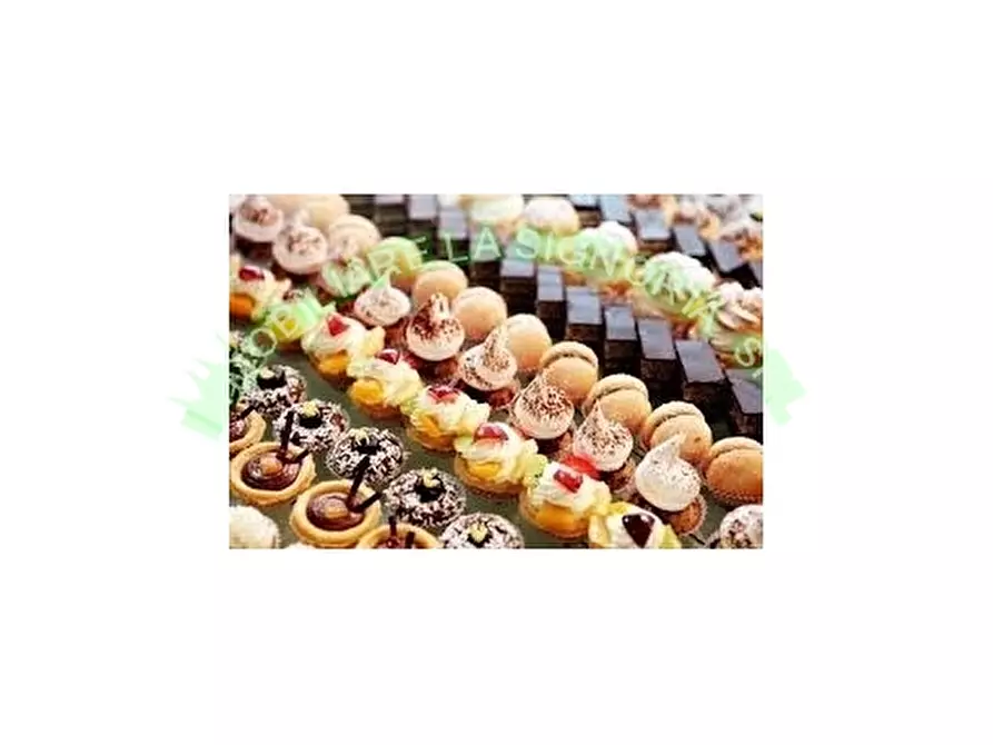 Immagine 11 di Negozio in vendita  a Sesto Fiorentino