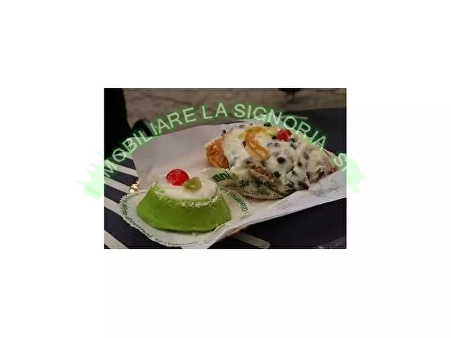 Immagine 14 di Negozio in vendita  a Sesto Fiorentino