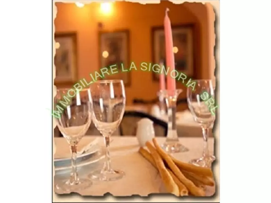 Immagine 3 di Negozio in vendita  a Firenze