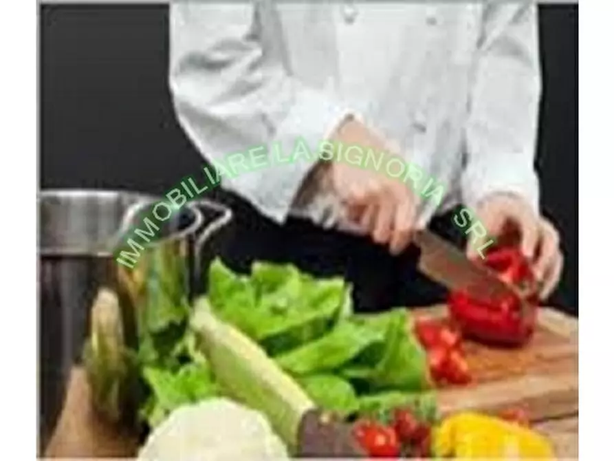 Immagine 6 di Negozio in vendita  a Firenze