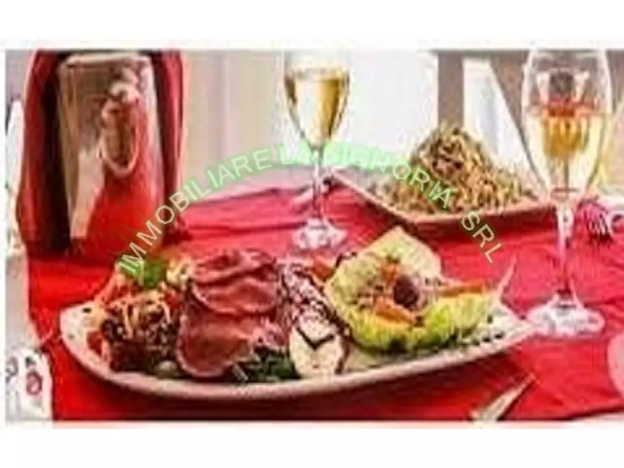 Immagine 11 di Negozio in vendita  a Firenze