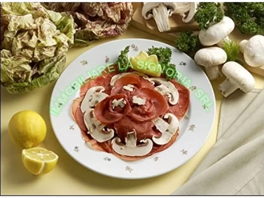 Immagine 12 di Negozio in vendita  a Firenze