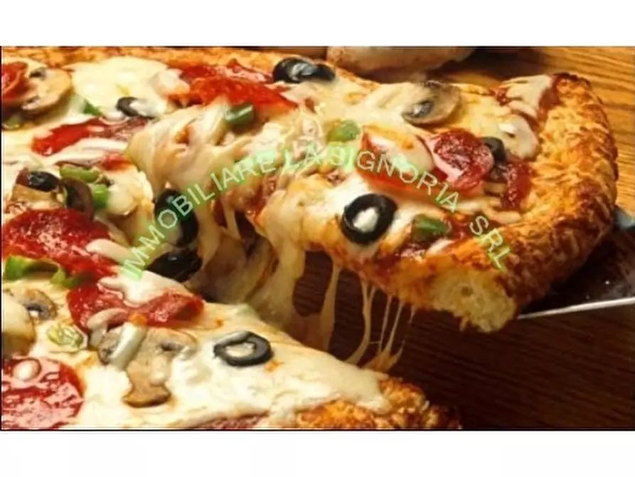 Immagine 16 di Negozio in vendita  a Firenze