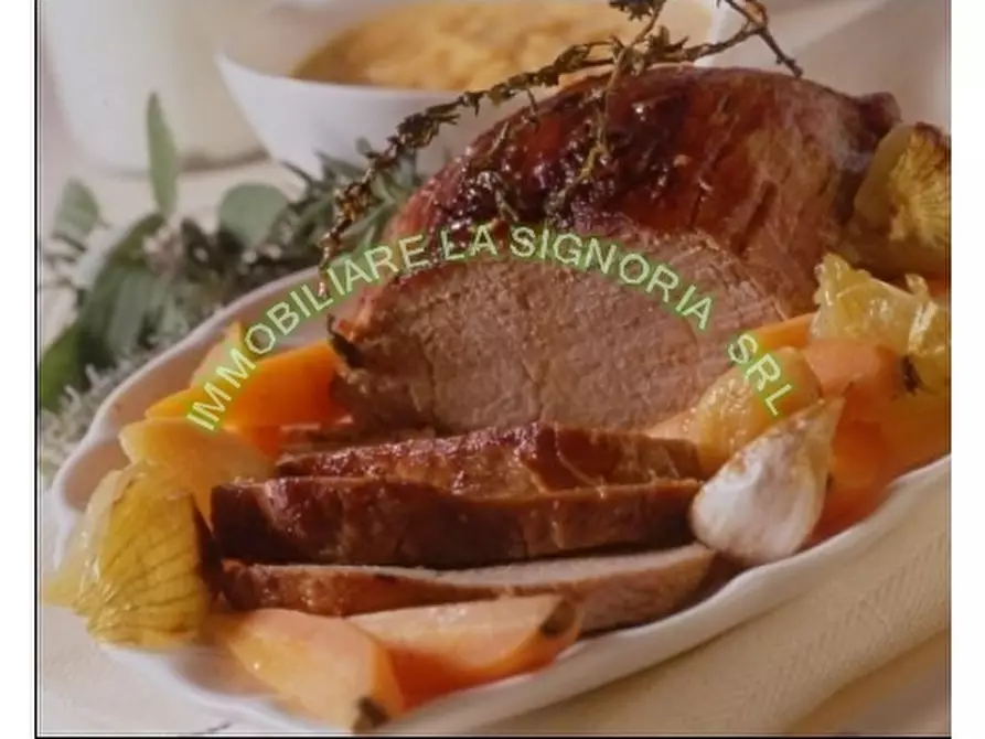 Immagine 17 di Negozio in vendita  a Firenze