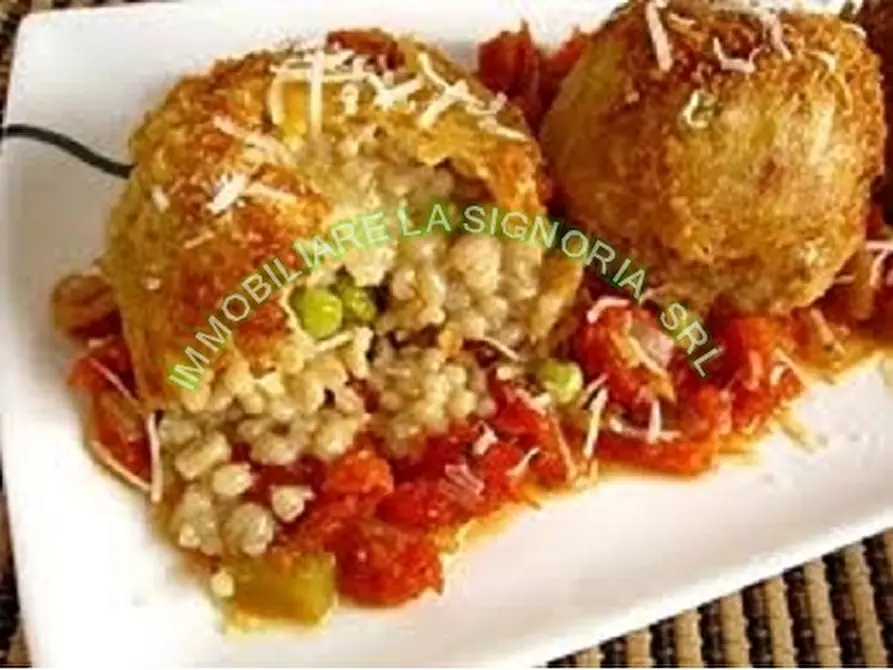 Immagine 6 di Negozio in vendita  a Firenze