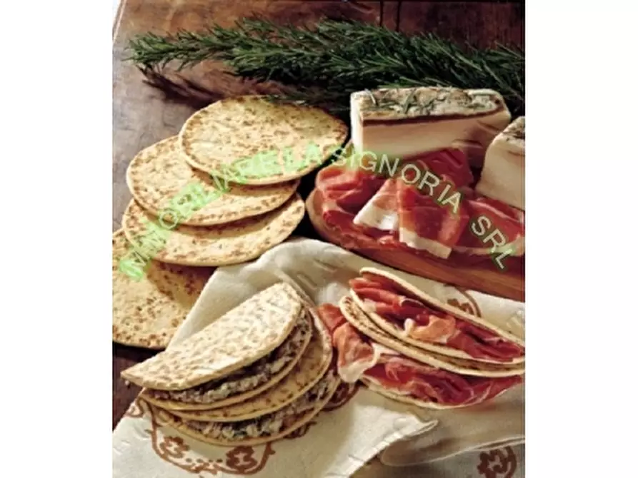 Immagine 12 di Negozio in vendita  a Firenze