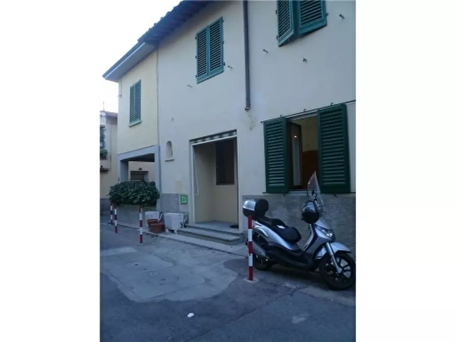 Immagine 32 di Appartamento in affitto  a Firenze