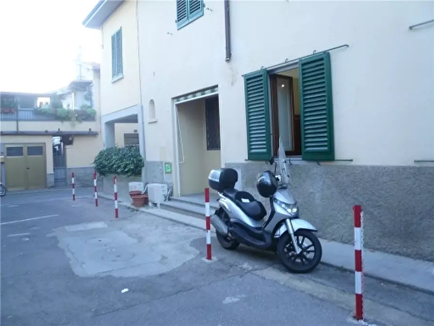 Immagine 68 di Appartamento in affitto  a Firenze