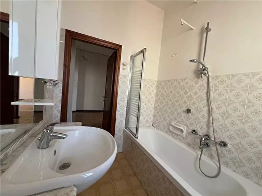 Immagine 17 di Appartamento in vendita  a Scandicci