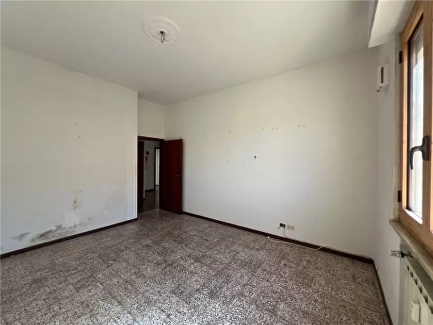 Immagine 19 di Appartamento in vendita  a Scandicci