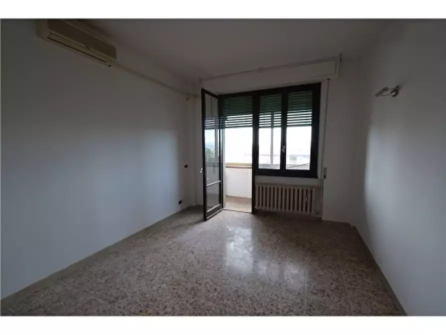 Immagine 9 di Appartamento in vendita  a Scandicci