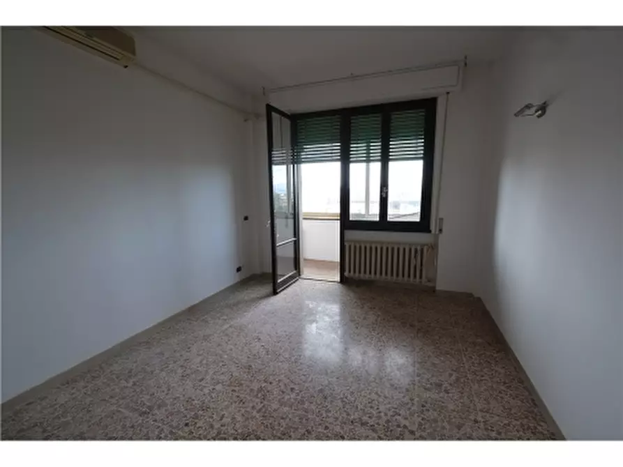 Immagine 10 di Appartamento in vendita  a Scandicci