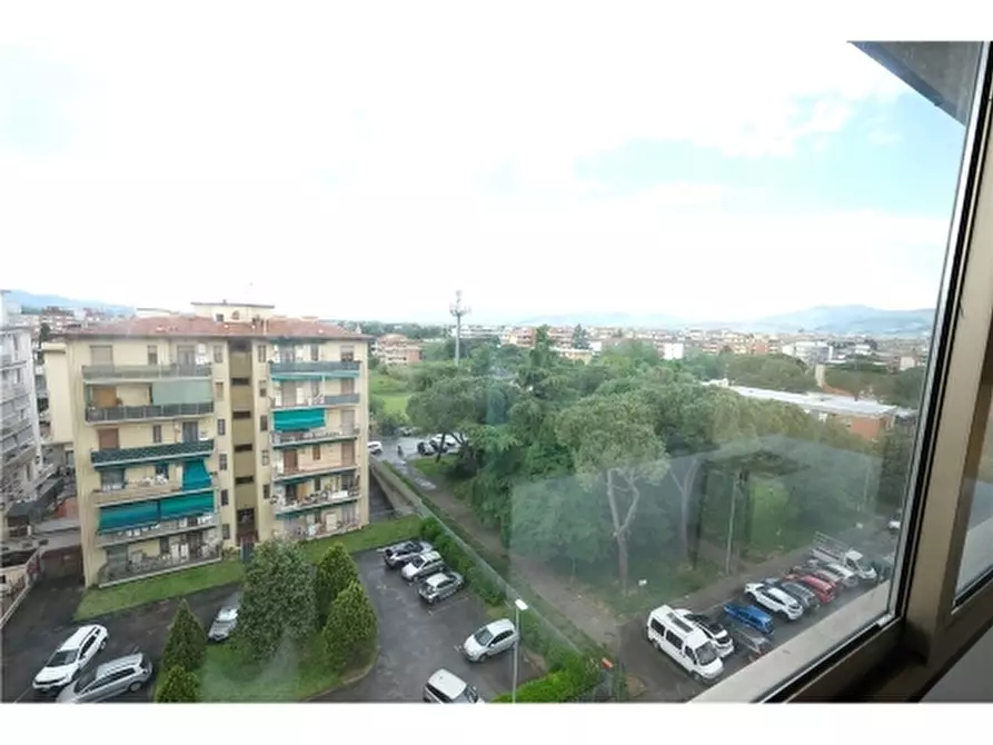 Immagine 11 di Appartamento in vendita  a Scandicci