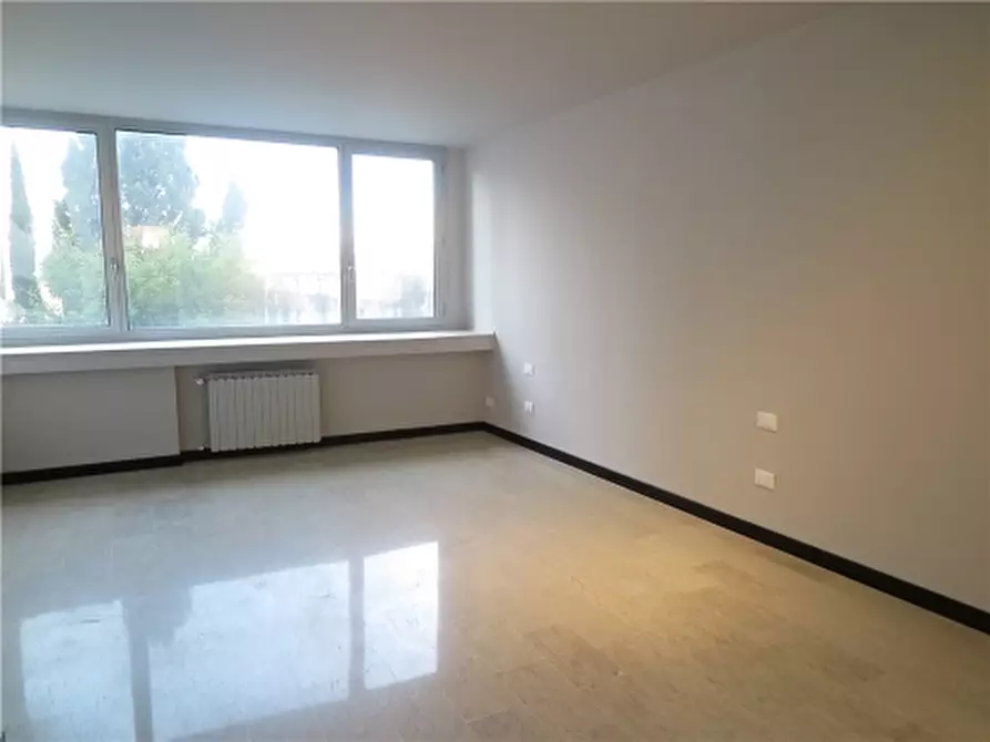 Immagine 10 di Appartamento in vendita  a Firenze