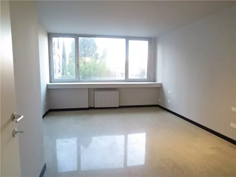 Immagine 11 di Appartamento in vendita  a Firenze
