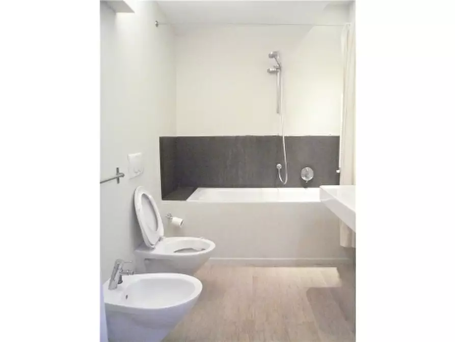 Immagine 15 di Appartamento in vendita  a Firenze