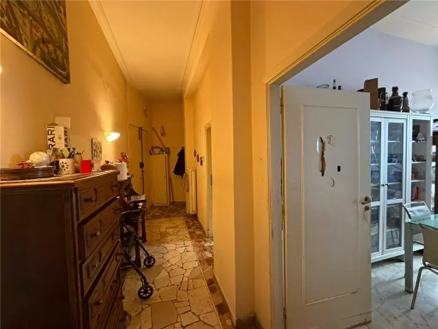 Immagine 6 di Appartamento in vendita  a Firenze