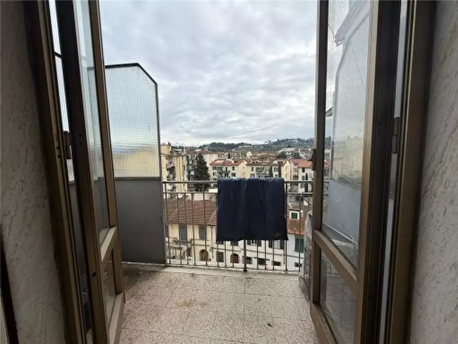 Immagine 13 di Appartamento in vendita  a Firenze