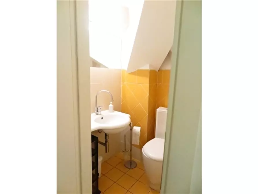 Immagine 10 di Appartamento in affitto  a Firenze