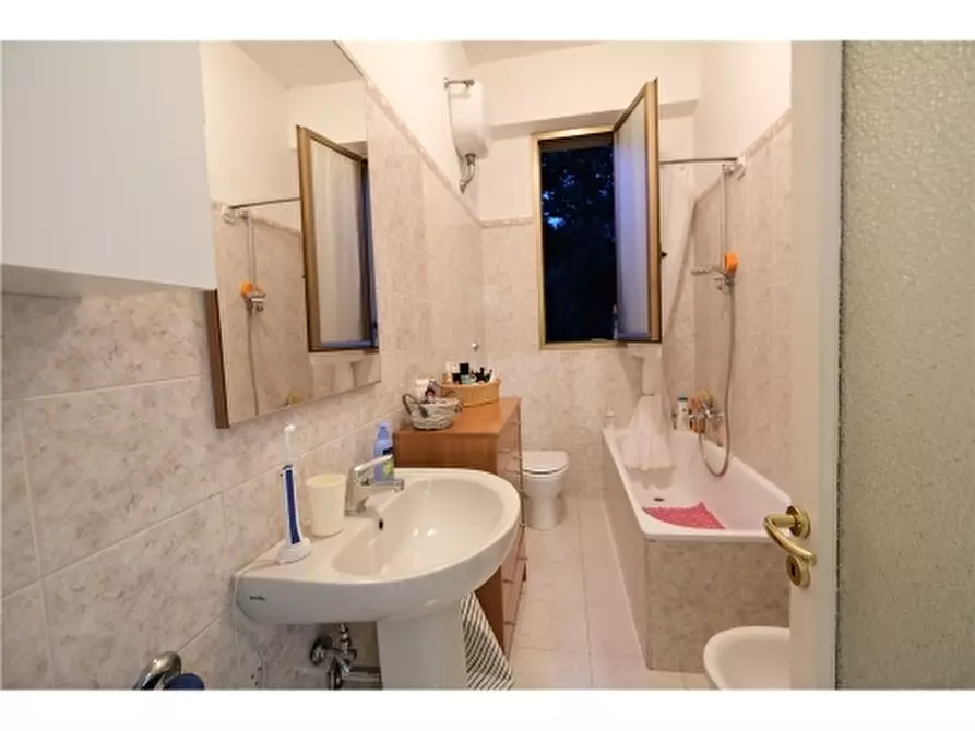 Immagine 19 di Appartamento in affitto  a Firenze