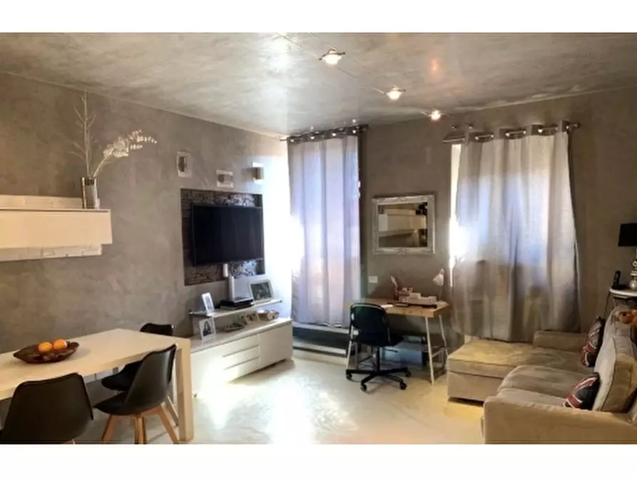 Immagine 6 di Appartamento in vendita  a Carmignano