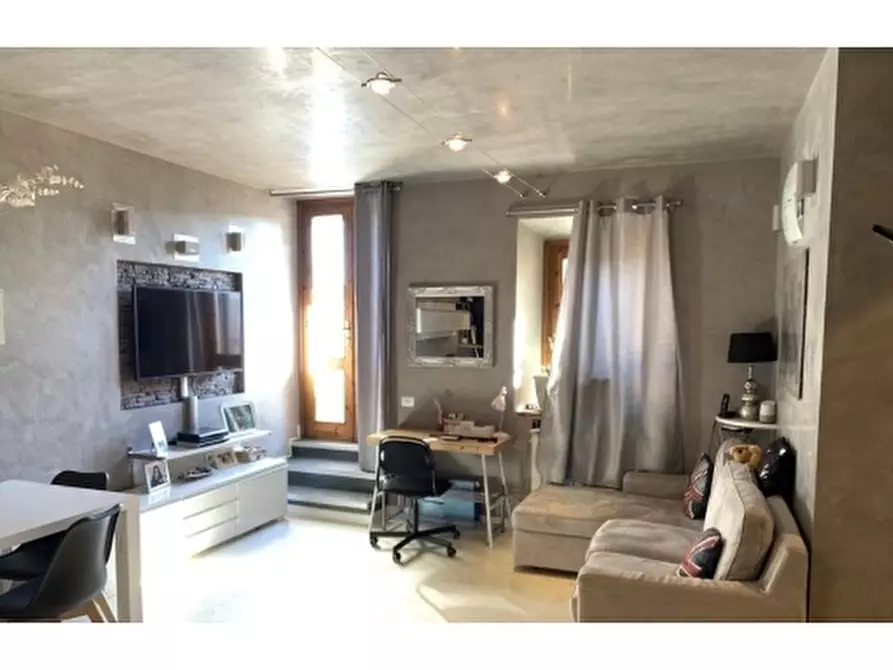 Immagine 7 di Appartamento in vendita  a Carmignano