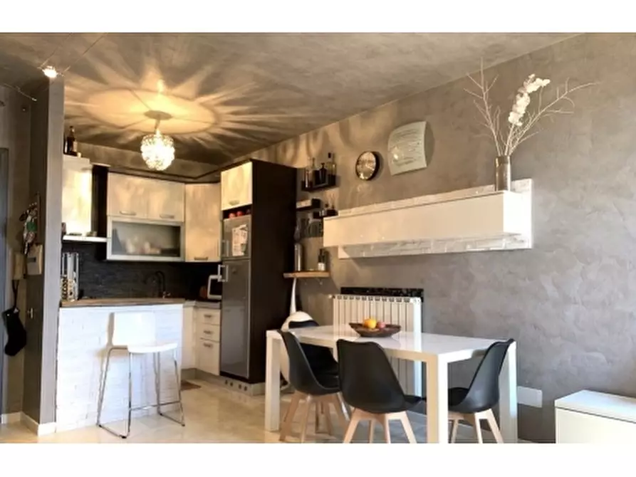 Immagine 18 di Appartamento in vendita  a Carmignano