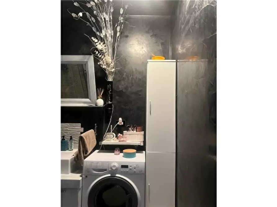 Immagine 24 di Appartamento in vendita  a Carmignano