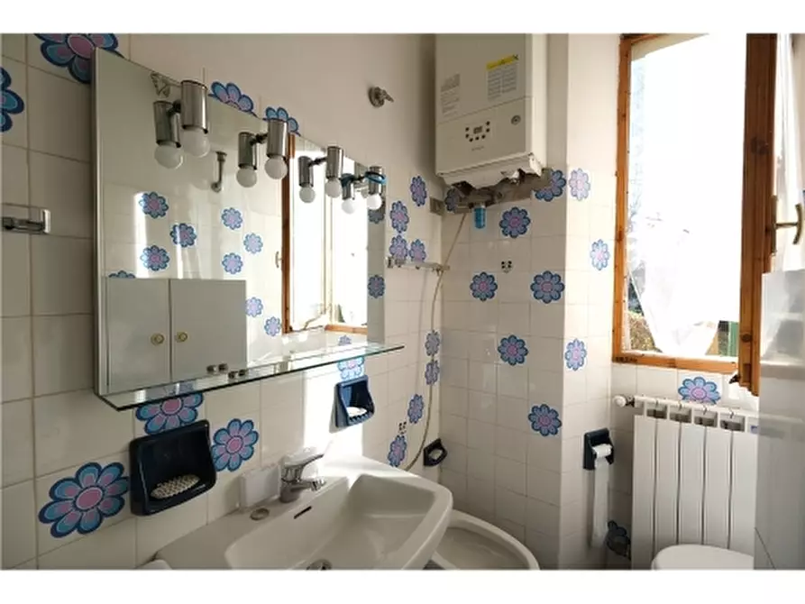 Immagine 15 di Appartamento in affitto  a Firenze