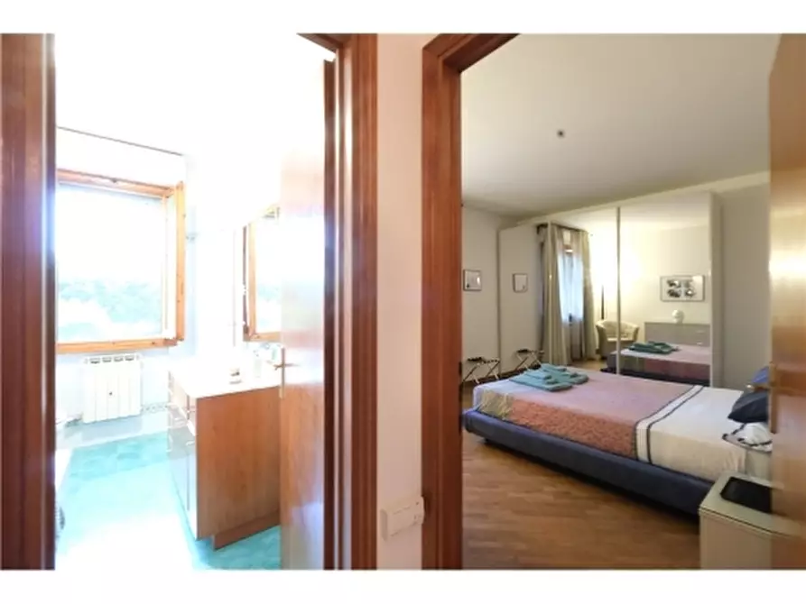 Immagine 13 di Appartamento in affitto  a Scandicci