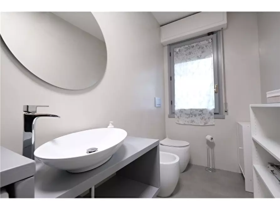 Immagine 12 di Appartamento in vendita  a Scandicci